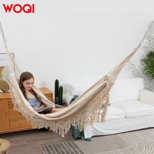 Hamac en coton bohème WOQI, capacité 200 kg, portable, avec pompons, utilisation intérieure et extérieure - Product Image 1