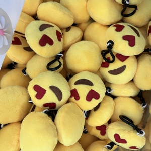 Peluche KUBIXION Expression en gros, jouet en peluche, porte-clés, pendentif, coton PP, logo personnalisable, super doux pour porte-clés/pendentif/griffe - Product Image 1