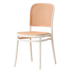 Chaise moderne en rotin plastique polypropylène en résine PP pour hôtel restaurant