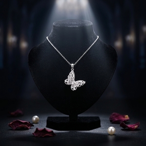 Collana girocollo con ciondolo a forma di farfalla in acciaio inossidabile per donna, catena a maglie alla moda con zirconi, placcata oro/argento. - Product Image 3