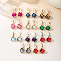 Pendientes Colgantes Dorados Deslumbrantes con Diseño Cuadrado y Bezel de Cojín, con Cristales Grises Ahumados en Patrón de Tablero de Ajedrez, Joyería de Moda para Mujer, Regalo