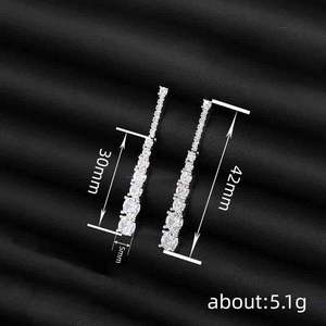 Orecchini Pendenti E3842 in Oro Bianco con Cristalli e Strass, Gioielli di Lusso da Donna per Feste - Product Image 6