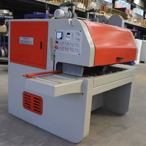 Scie à refendre à double arbre et lames multiples pour panneaux de bois de 150 mm, <span class=keywords><strong>scierie</strong></span> avec deux moteurs de 22 kW - Product Image 2