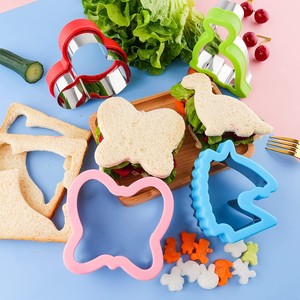 Juego de 13 Cortadores de Sándwiches de Acero Inoxidable con Formas de Dinosaurios y Unicornios para Niños, Moldes para Pan y Tostadas para Loncheras Bento - Product Image 6