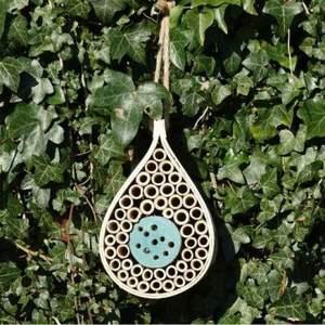 Maison d'abeille solitaire en bambou en forme de larme Kit de nid d'abeille de ruche Maisons d'insectes en bois pour abeilles maçon Papillons Coccinelle Hôtel Condos - Product Image 3