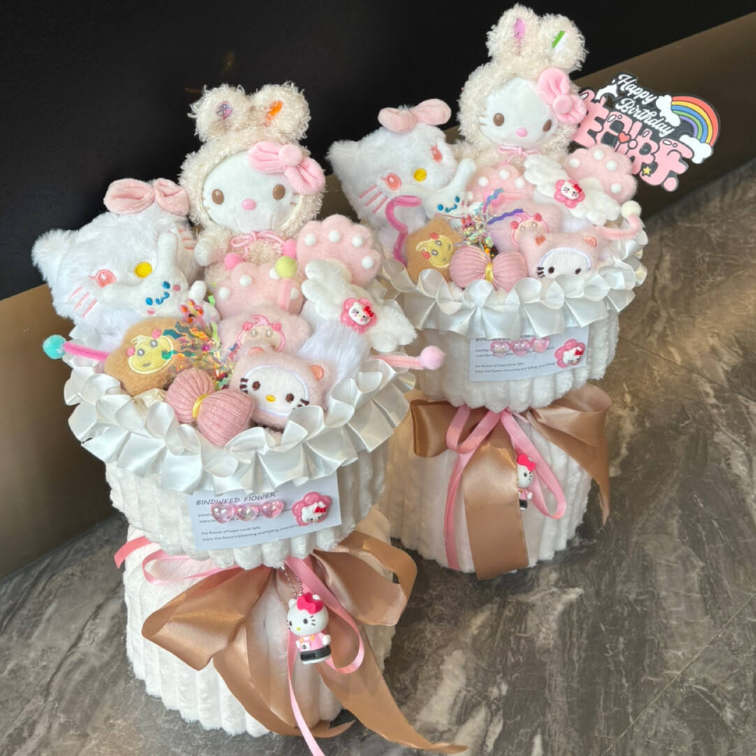 ช่อดอกไม้ตุ๊กตาแมว KT สไตล์เจ้าหญิงสีชมพู (ถุงของขวัญ+ไฟ)