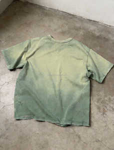 Camiseta vintage personalizada para hombre, estilo acid wash, cuello redondo, algodón grueso, impresión DTG, corte cuadrado, desgastada, con gráfico. - Product Image 2