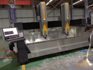 Machine de gravure laser CNC haute précision à 4 têtes pour la pierre, le <span class=keywords><strong>marbre</strong></span> et le granit, les monuments funéraires et la sculpture 3D - Product Image 2