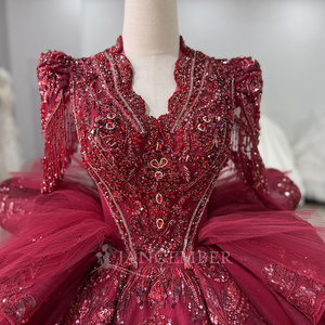 ชุดราตรีทรงบอลกาวน์สำหรับผู้หญิง รุ่น XS145 สีแดงคลาสสิก ประดับพู่และเพชร พร้อมชายกระโปรงยาวแบบชาเปล คอวี จับจีบระบาย - Product Image 5