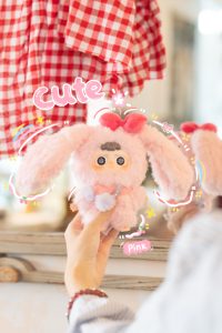 Cureplaneta Baby Three Heyme Cute Am I Confident Muñeco de Peluche y Vinilo Combinado con Temática de Comida y Animales, Caja Sorpresa, Energía Positiva, Brillante - Product Image 4