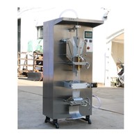 Machine d'étiquetage et d'emballage automatique verticale pour sachets de jus de fruits liquides de forme irrégulière avec moteur
