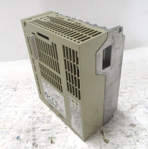 Variateur de fréquence AC <span class=keywords><strong>HP</strong></span> PLC R88D-WT04H 054 200-230 VAC 400W 28A 04kW - Product Image 2