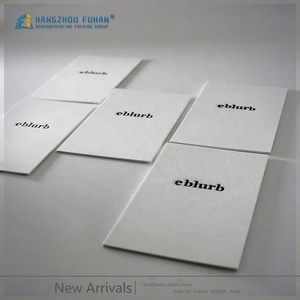 Logo personalizzato con Logo di lusso nero appendi etichette ecologiche per abbigliamento per borse e scarpe con stampa di carta bianca - Product Image 4