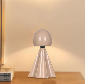 Lámpara de mesa magnética elfo creativa de gama alta para dormitorio, ambiente de sueño de lujo, luz nocturna, adornos decorativos, batería Base E26 - Product Image 6