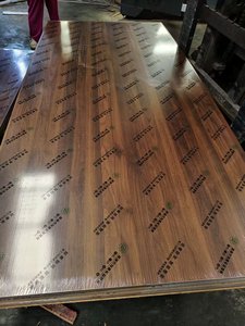 Revêtement mural en film brillant de haute qualité 5 mm 8 mm, fabrication chinoise, livraison directe d'usine, panneaux muraux en <span class=keywords><strong>PVC</strong></span> - Product Image 2