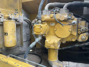 รถขุดตีนตะขาบขนาดกลางที่ใช้แล้ว23ตัน CAT323D2l หนอนผีเสื้อ - Product Image 4