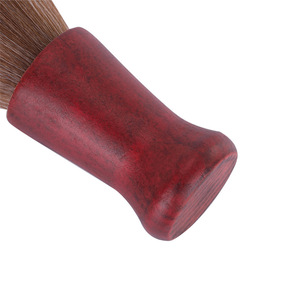 Cepillo para peinar el cabello con mango de madera, cerdas suaves, forma de paleta, para uso en salón de belleza y barbería, color rojo - Product Image 4