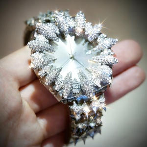 Montre pour homme de style gothique, personnalisée de luxe, avec mouvement à quartz, en acier inoxydable, cristal saphir, sertie de moissanite numérique CZ, inspirée de la mode Y2K - Product Image 2