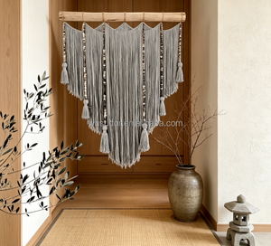 Tapisserie murale en <span class=keywords><strong>macramé</strong></span> Driftwood grise à franges <span class=keywords><strong>avec</strong></span> paillettes argentées et pompons, grande décoration murale bohème pour chambre et cheminée - Product Image 4