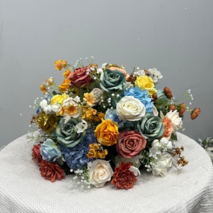 T-FC043 Centrotavola in Seta di Alta Qualità con Rose Bianche, Decorazione Artificiale con Grandi Sfere Floreali da 80cm per Allestimenti Matrimoniali - Product Image 4
