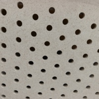 Plaque de four carrée perforée en mullite réfractaire, étagère de ventilation haute température pour la cuisson industrielle de la céramique et la découpe