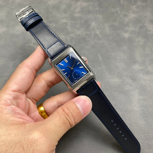 Reloj de Vestir Unisex de Alta Gama con Caja Rectangular en Tono Plateado, Subesfera y Diseño Abatible - Product Image 6