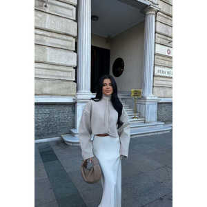 Veste pour femme avec détails boutonnés couleur crème - Product Image 1