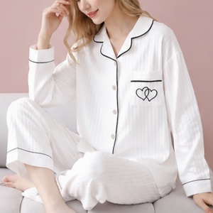 Conjunto de Pijama de Satén Bordado para Mujer, Manga Larga, Cuello Camisero, Suave, de Secado Rápido, Cintura Elástica, Ropa de Dormir para Mujer - Product Image 1