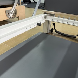 Máquina de Pilates <span class=keywords><strong>Reformer</strong></span> de Aluminio de Uso Comercial para Estudio, <span class=keywords><strong>Reformer</strong></span> de Pilates de Madera con Torre para Entrenamiento - Product Image 3
