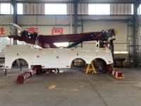Superstructure de dépanneuse rotative personnalisée de 50 tonnes avec flèche de levage à 3 étages pour le dépannage de véhicules lourds - En vente