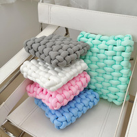 Coussin carré en peluche fini, tissé à la main, couleur unie, garnissage en coton, personnalisable, pour bureau et salon, idéal pour le soutien des fesses - Vente en gros