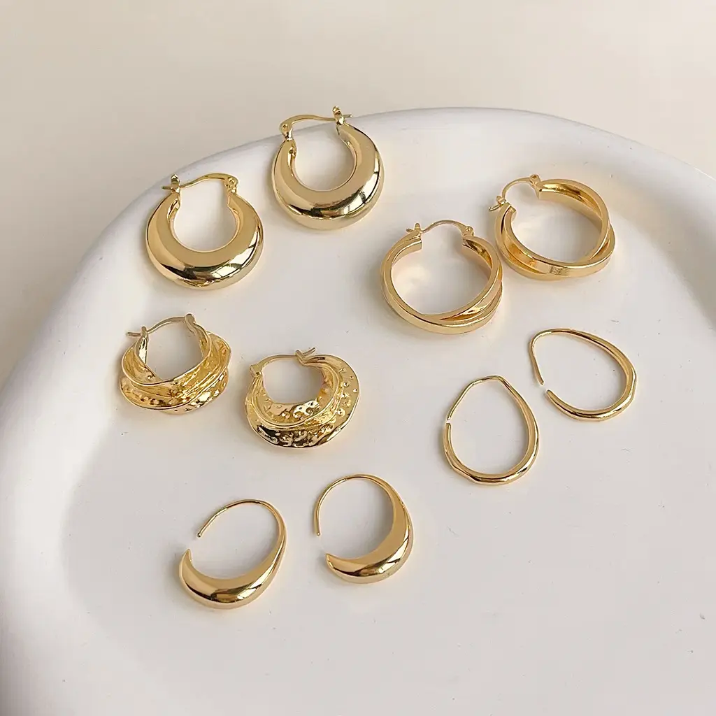 Gold Twist Circle Earrings for Women Europe and America Style Hoop Earrings 18k Gold Plated Trendy Womens Earrings