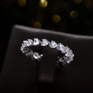 Anello con Design a Cuore a Fascia Intera, Anello Semplice da Dito per Donne - Product Image 4