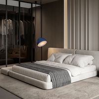 Lit rembourré en tissu moderne minimaliste italien, confortable, taille King/Queen, cadre en bois