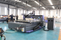 Machine de découpe CNC robuste 1325 pour la fabrication de portes en bois, de meubles, d'armoires et de placards