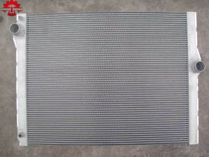MYGT radiatore per auto di alta qualità adatto per <span class=keywords><strong>BMW</strong></span> 7x5 X6-E71-40 spessore 17117533472 F10-17117570093 serbatoio dell'<span class=keywords><strong>acqua</strong></span> interamente in alluminio - Product Image 2