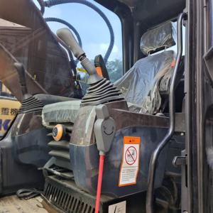 Vente flash : Mini-excavatrice SANY 215C, 22 tonnes, modèle 2022, haute qualité, fabrication Caterpillar, d'occasion, comprenant moteur, pompe et moteur. - Product Image 4