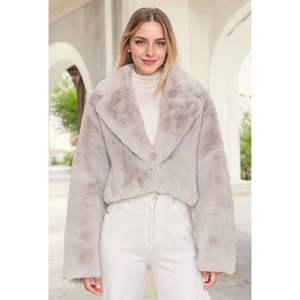 Chaqueta Corta Elegante de Piel Sintética para Mujer con Solapa de Muesca y Cierre de un Solo Botón, Abrigo Cálido y Acogedor para Invierno, Ideal para Oficina o Uso Casual - Product Image 3