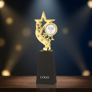 Elegante Trofeo Estrella con Placa Grabada Personalizada, Fundición a Presión en Metal, Reconocimiento Premium para Empleados por Logros y Aportaciones - Product Image 1