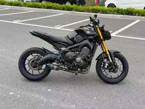 Nouvelle Arrivée <span class=keywords><strong>Yamaha</strong></span> MT-09 (<span class=keywords><strong>FZ</strong></span>-09) Moto Hyper Naked 890cc Moteur Tri-Cylindre en Ligne Refroidi par Liquide Crossplane GB Racing Case - Product Image 1