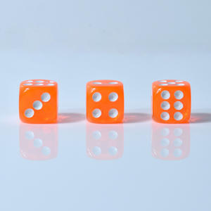 Juego de dados de resina acrílica de colores personalizados dados cúbicos de plástico para juegos de mesa - Product Image 1