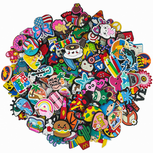 Lote de 100 Dijes de PVC para Zapatos, Diseño Aleatorio, Dibujos Animados, Decoración Popular para Zapatos, Dijes de <span class=keywords><strong>Crocs</strong></span> - Product Image 1