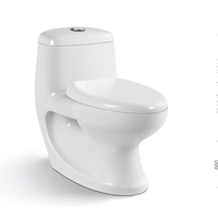 Vente en gros de matériel sanitaire Armoire de salle de bain en céramique monobloc à économie d'eau Toilette à double chasse d'eau Forme de cuvette carrée Drainage en S