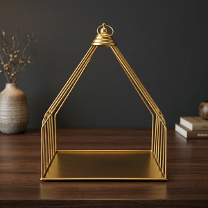 Plateau décoratif géométrique plaqué or, design minimaliste, pièce unique avec poignée sur le dessus - Product Image 1