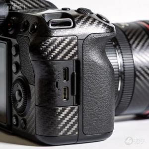 เปลือกกล้องคาร์บอนไฟเบอร์แบบทอ-ลายก้างปลา น้ำหนักเบามาก ใช้ได้ทั้งชายและหญิง - Product Image 1