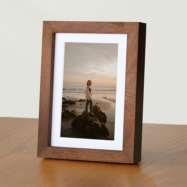 Boarding Walnut Solid Wood Mortise Tenon Picture Frame Full Size Eco-Friendly Customize Picture Frame