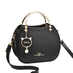 Nouveaux sacs à main en gros, assortiment mixte, sac à bandoulière avec pendentif chat, sacs à main tendance pour femmes, vente en gros - Product Image 1