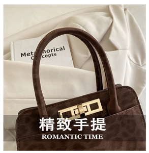 Bolsos de Mano Unisex de Gamuza, Estilo Vintage Inglés, Cierre Elegante, Impermeables, Bolsos Tote y de Hombro de Estilo Nicho - Product Image 5