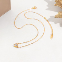 Nouveauté 2026 : Pendentifs et Breloques en Zircon Brillant, Collier Chic en Acier Inoxydable avec Pendentif Cœur, Mini Bijoux Doux pour Femmes TGXL14785