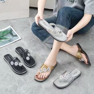 Nouvelles pantoufles pour femmes, sandales d'été, nouvelles chaussures plates <span class=keywords><strong>argent</strong></span>ées pour femmes, pantoufles décontractées pour femmes, tongs pour femmes - Product Image 1